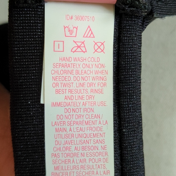 🏖Victoria's Secret Cut Out Swim 🏊‍♀️ Top Size 34A in Black with Gold Hardware - Picture 10 of 10